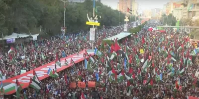 Milhares de muçulmanos pedem \"morte a Israel\" em protestos no Paquistão