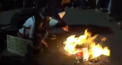 Manifestantes do Black Lives Matter incineram Bíblias durante protesto | Notícias Gospel