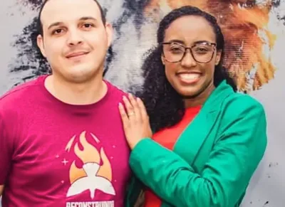 Cantora homenageia marido que morreu após salvá-la de afogamento
