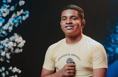 Cantor Kaiky Mello recebe alta após 4 meses internado: \"O milagre será completo\"
