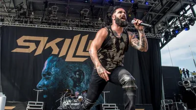 Vocalista da banda Skillet conta como tentaram persuadi-lo a "não falar tanto de Jesus"