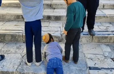Pai é preso após menino judeu se curvar para orar no Monte do Templo