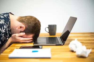 Um terço dos brasileiros estão infelizes no trabalho