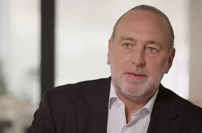 Líder da Hillsong contesta proibição de igrejas cantarem na Austrália