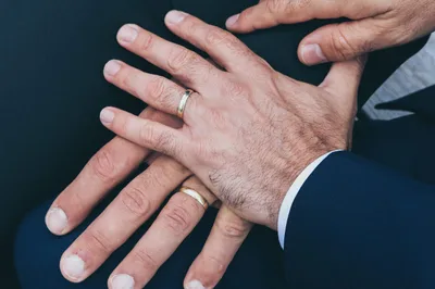Igrejas protestantes na Suíça aprovam o casamento gay