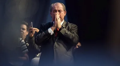 Reuel Bernardino é humilhado e traído pelos que lhe beijavam a mão