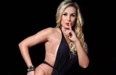 Andressa Urach provoca evangélicos e se fantasia de personagem bíblico em vídeo adulto