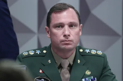 Mauro Cid vai depor no STF após vazamento de áudios com suposta coação