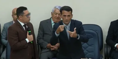 Pastor surdo prega em Libras em culto em SP: \"Jesus chama todos para pregar\"