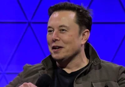 Elon Musk deixa negociação de compra do Twitter