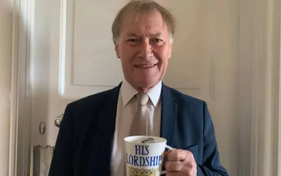 Parlamentar conservador é assassinado a facadas em igreja da Inglaterra