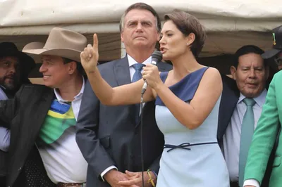 Militante diz que a esquerda precisa “destruir” Michelle Bolsonaro