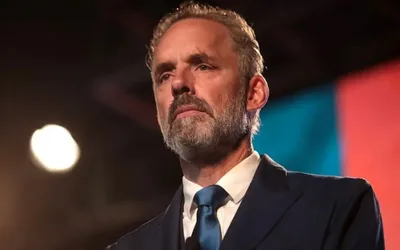 Jordan Peterson denuncia infiltração da "cultura woke" nas igrejas protestantes