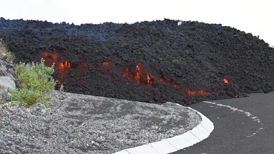 Pastor vizinho a vulcão em erupção na Espanha pede orações
