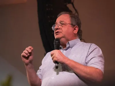 ‘Curado do câncer pela bondade de Deus’, celebra pastor Arival