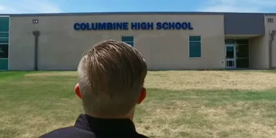 Sobrevivente de Columbine conta que a voz de Deus o ajudou a livrar pessoas do massacre