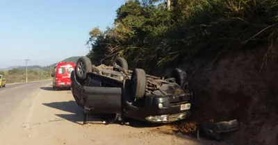 Urgente! Cantora gospel famosa sofre grave acidente de carro