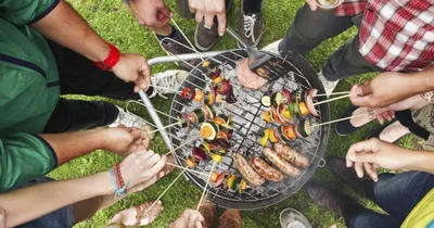 Igreja evangélica faz churrasco após culto em plena pandemia