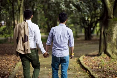 O que diz a Bíblia sobre a homossexualidade?