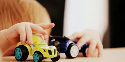Conheça os benefícios de brincar e dicas de brinquedos seguros