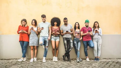 Jovens entre 15 e 24 anos tem "relação precária com a Bíblia", avalia Sociedade Bíblica