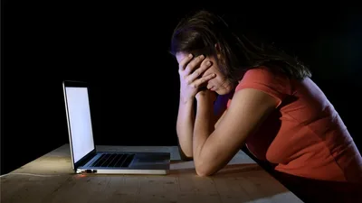 Ex-viciada em filmes adultos relata como salvou o casamento