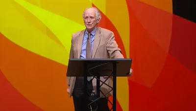 Cristãos que se casam com não cristãos devem ser excomungados pela igreja, afirmou John Piper