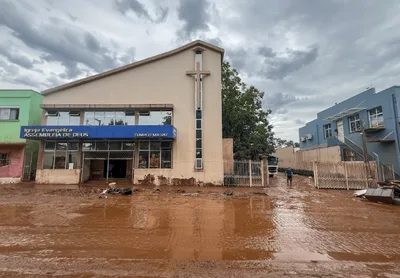 Igreja retira doações após alerta de novas enchentes no RS