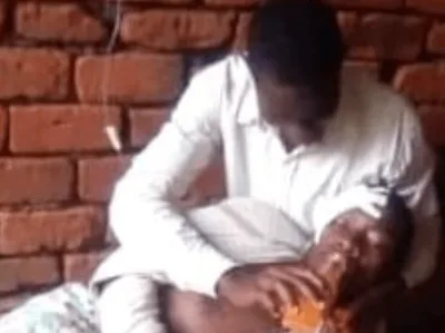 Cristão é espancado até ficar inconsciente e tem casa incendiada, em Uganda