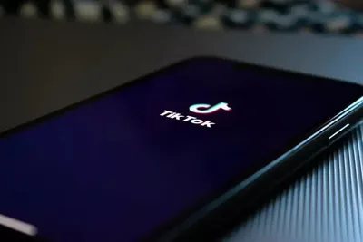 Câmara dos EUA aprova proibição do Tiktok contra espionagem chinesa
