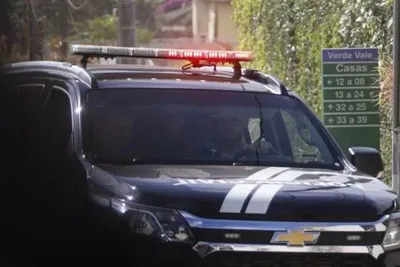 Evangélico mata a esposa, ameaça policiais e tenta ligar pra o pastor