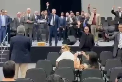 Tensão na AD Santo André aumenta e fiéis paralisam culto em protesto contra o novo presidente