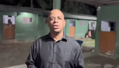 Pastor é denunciado por associar orixás à violência armada em clipe