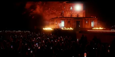 The Weeknd faz show em SP com 'Templo de Jerusalém' em chamas