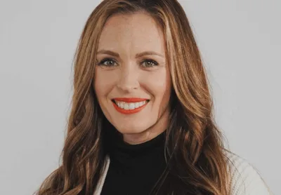 Ex-atriz pornô passa a evangelizar após encontrar Jesus