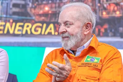 Em refinaria alvo da Lava Jato, Lula ataca pastores e diz para acusadores que "o inferno os aguarda”