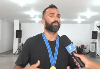 Brasileiro decide vender medalha conquistada em Dubai para ajudar igreja