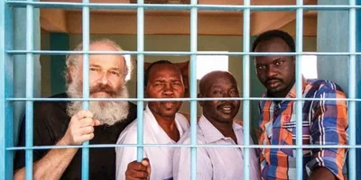 Preso com terroristas por 445 dias, pastor fez da prisão chance de pregar o Evangelho