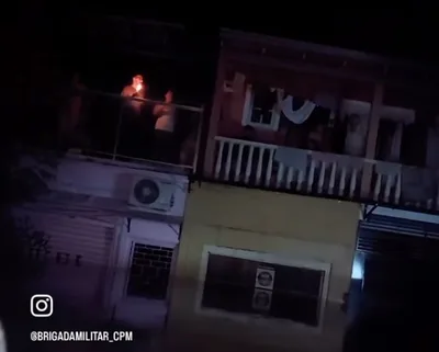 Família ilhada por enchente louva na escuridão e vídeo emociona