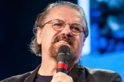 Asaph Bora ironiza Dia Nacional da Música Gospel e depois se retrata