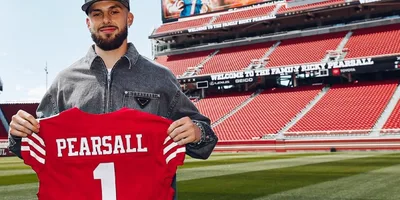 Jogador da NFL recebe alta um dia após ser baleado no peito: 'Deus o protegeu'
