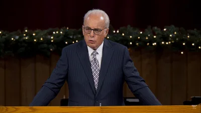 John MacArthur chama líderes a pregarem visão bíblica da sexualidade em oposição a lei LGBT