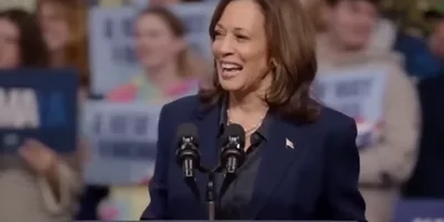 'Vocês estão no comício errado', diz Kamala Harris a cristãos que gritaram 'Jesus é Rei'