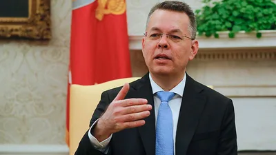 "Eu sobrevivi porque passei horas em oração", diz pastor libertado da Turquia