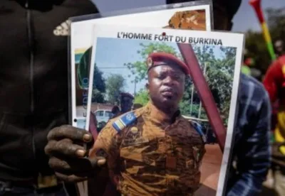 Líder de golpe em Burkina Faso promete derrotar extremismo islâmico