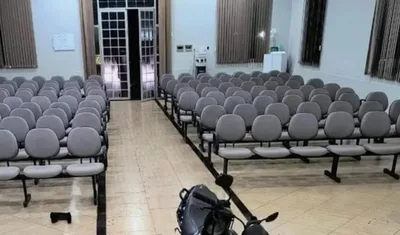 Homem invade culto e fere três pessoas com uma faca, no RS