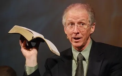 "Yoga tem raízes profundamente contrárias ao cristianismo", esclarece John Piper