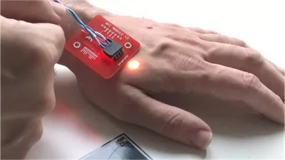 Implante de microchip para o pagamento de compras já é uma realidade