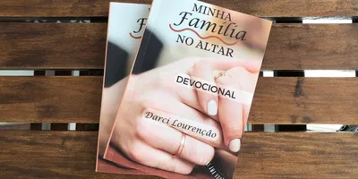 Darci Lourenção lança o devocional \"Minha Família no Altar\"