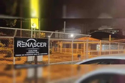 Pastor causa revolta ao montar igreja dentro de escola pública